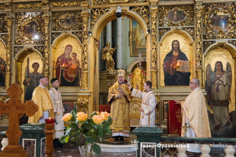 Владика Володимир очолив Божественну Літургію в Архікатедральному соборі Владика Володимир очолив Божественну Літургію в Архікатедральному соборі